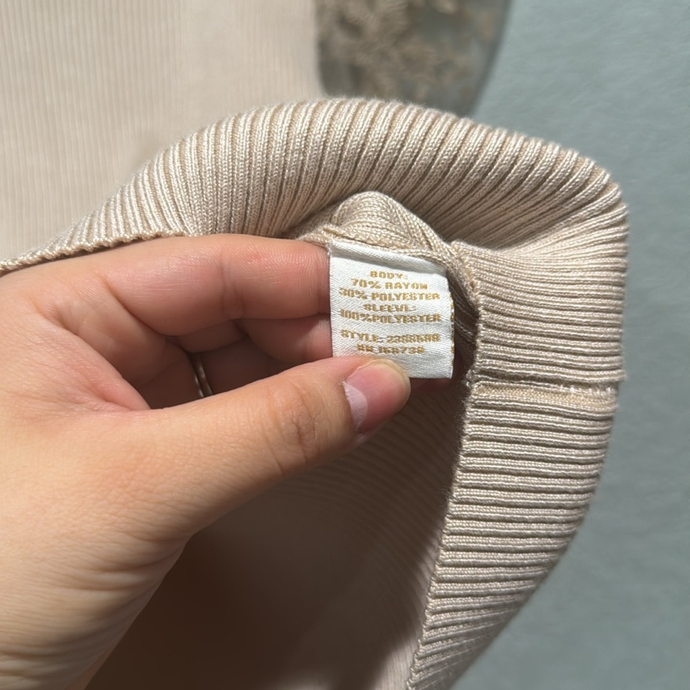 COCOBLEU Ribbed Cream Lace Top - Picture 4 of 7